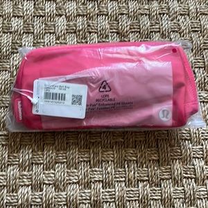 NWT Lululemon Everywhere Belt Bag in Lip Gloss